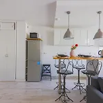 Apartment-4p -pierre Leve With Netflix *