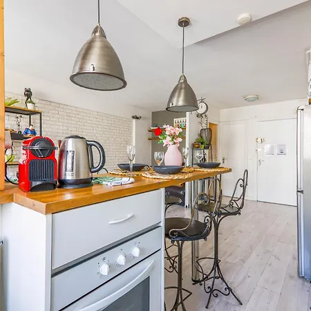 Apartment-4p -pierre Leve With Netflix Lägenhet