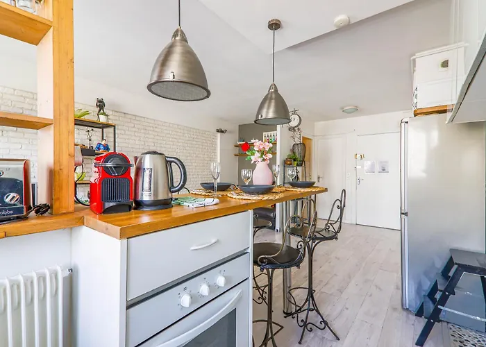 Apartment-4p -pierre Leve With Netflix Lägenhet