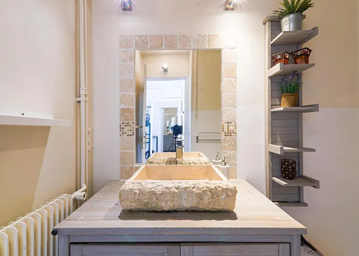 Apartment-4p -pierre Leve With Netflix Lägenhet